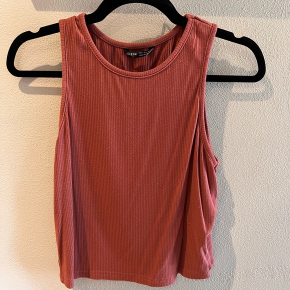 Cropped tank - Picture 1 of 2